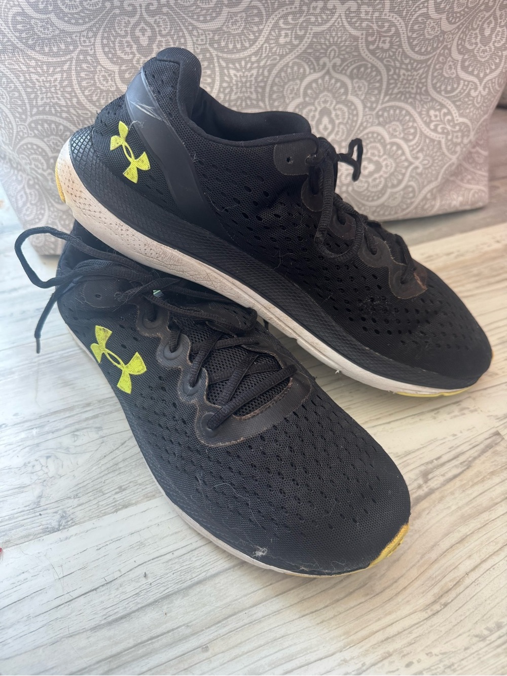 Under Armour Charged Impulse Black and Yellow with Logo - training gym athlete